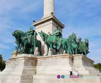 Millennium Monument, Budapest, statues of the seven leaders