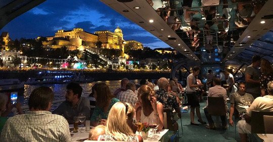 Эксклюзивный ужин-круиз в Будапеште - Legenda